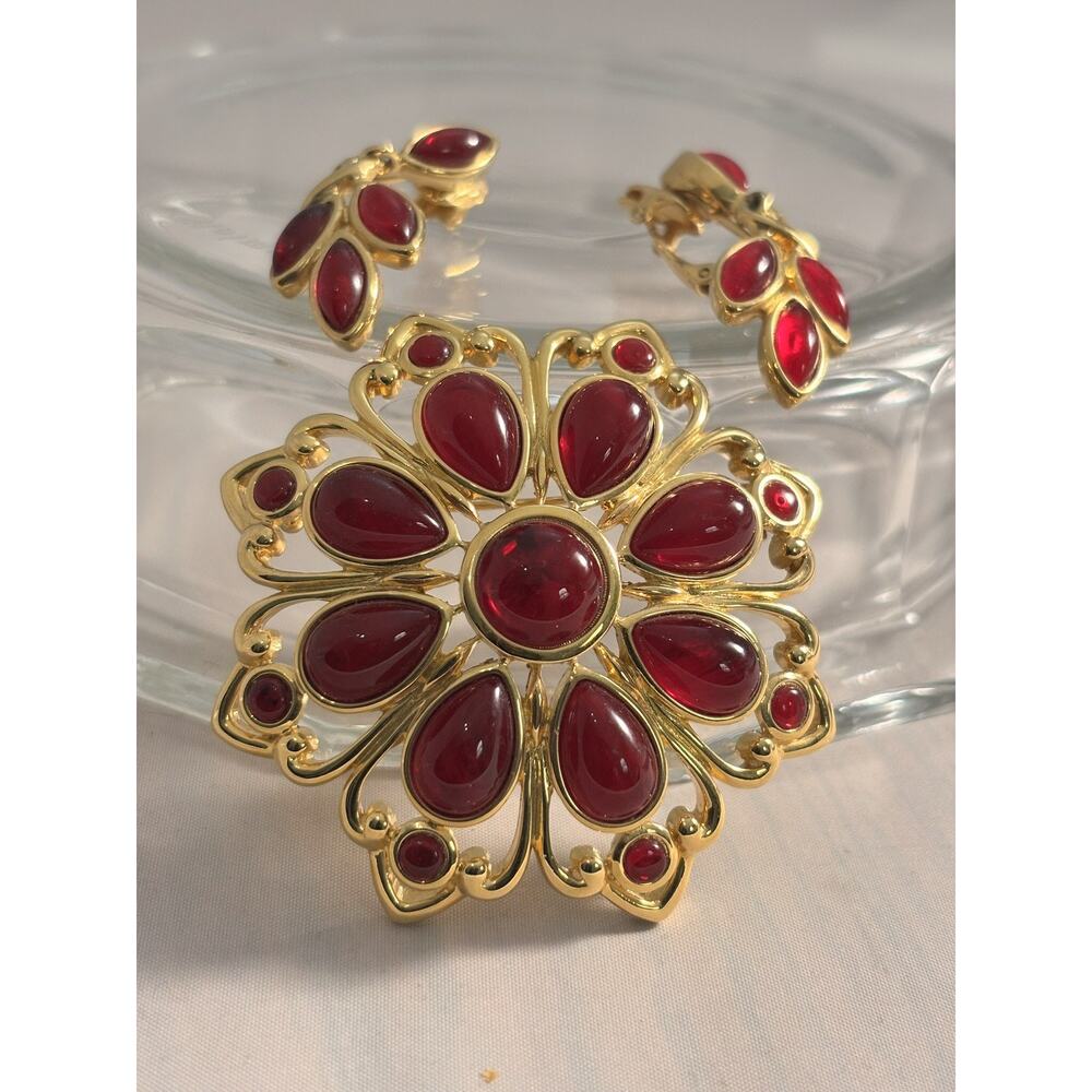 Vintage TRIFARI Red Cabochon Gold-Tone Starburst Brooch & Drop Earrings Set
